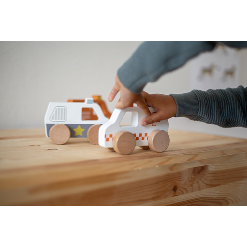 Tryco Wooden Ambulance Toy - ხის განსავითარებელი სათამაშო - image 3 | Labebe