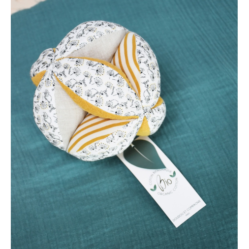 Pollen The Organic Bee Sensory Balls With Rattle - Soft ball with rattle - image 5 | Labebe